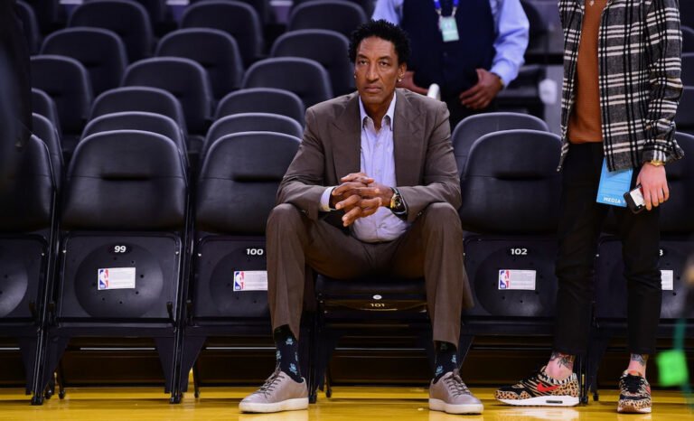 SCOTTIE PIPPEN NET WORTH: Bio, Net Worth 2021, Wife ...