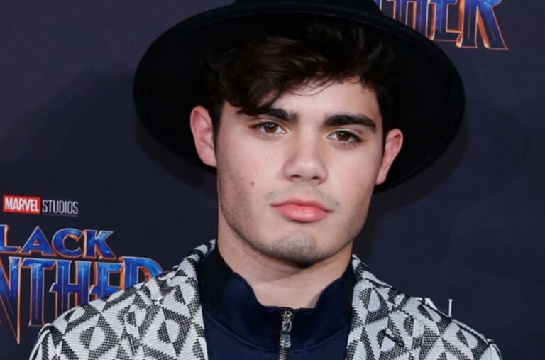 Emery Kelly biography: age, height, nationality ...