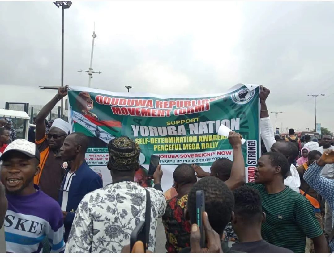 Police arrest and teargas Yoruba Nation protesters in Lagos (photos)