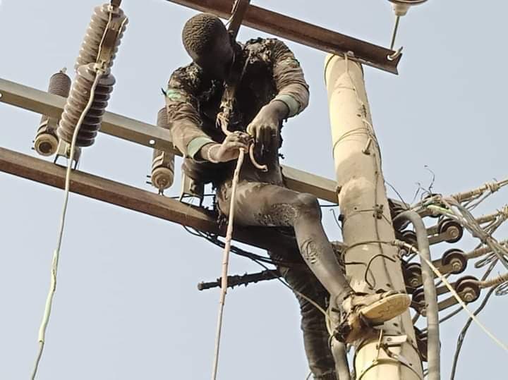 Man Electrocuted While Stealing Transformer Cables In Kano