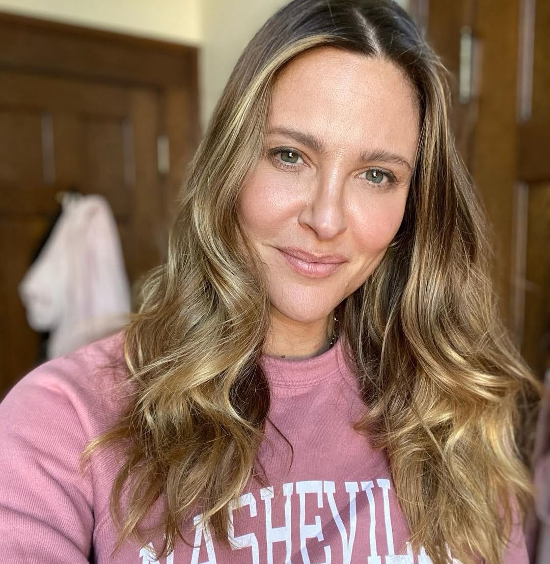 Jill Wagner Biography, net worth, wipeout, husband, parents, movies and