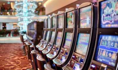 Modern slot machines in land-based and online casinos