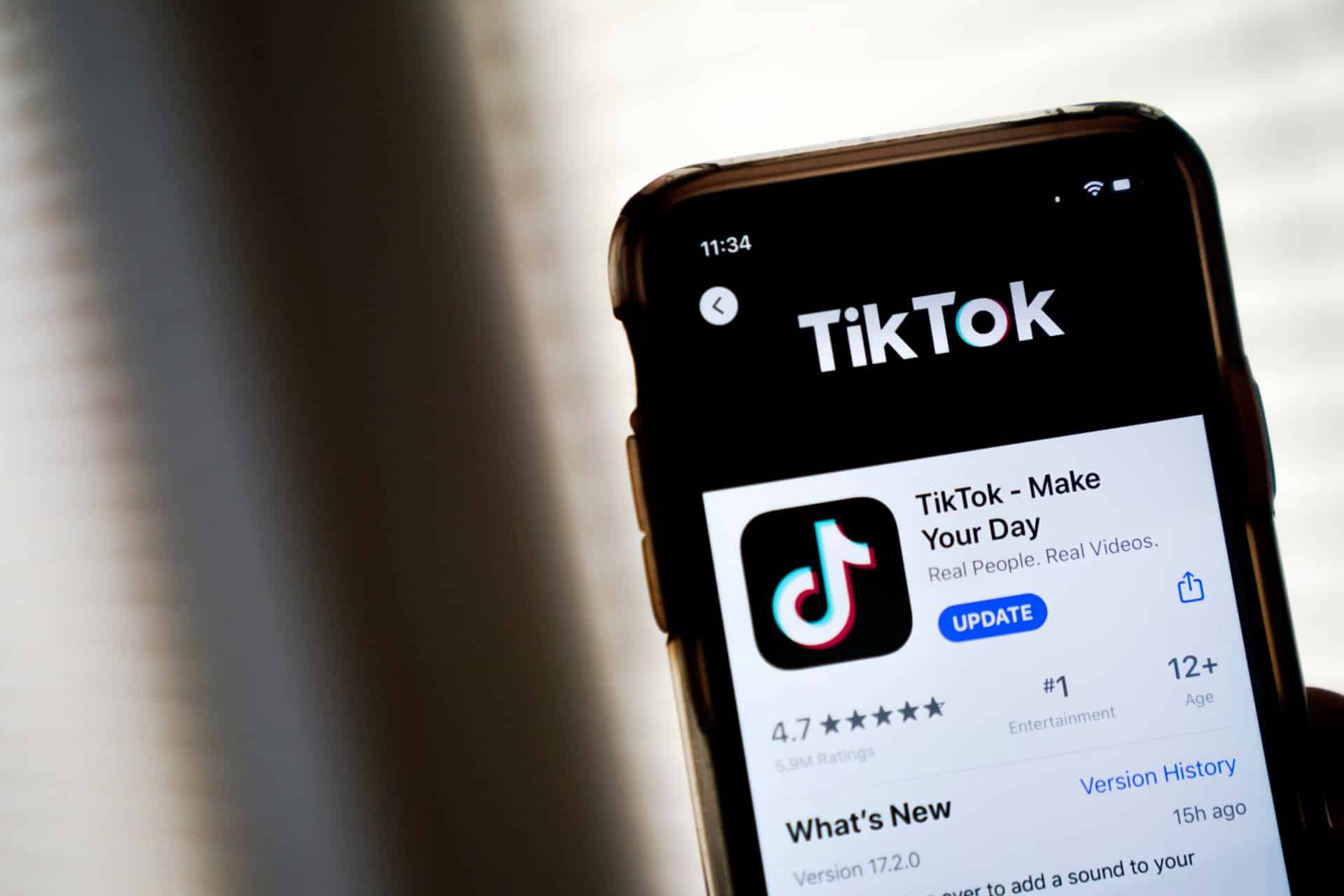 what-does-gyat-mean-on-tiktok-and-snapchat-wothappen