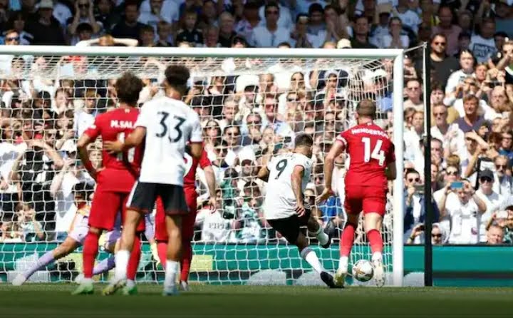 EPL: Salah rescues Liverpool from defeat as Fulham’s Mitrović scores double