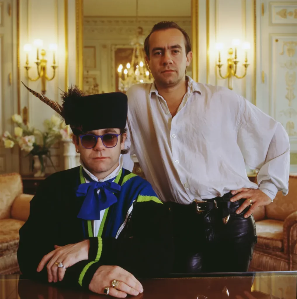 Elton John biography: net worth, real name, sacrifice, children, wifes, songs