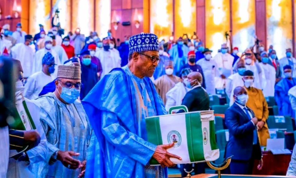 Nigerian Budget 2023: President Buhari presents N19.76tn 2023 budget to National Assembly Friday 